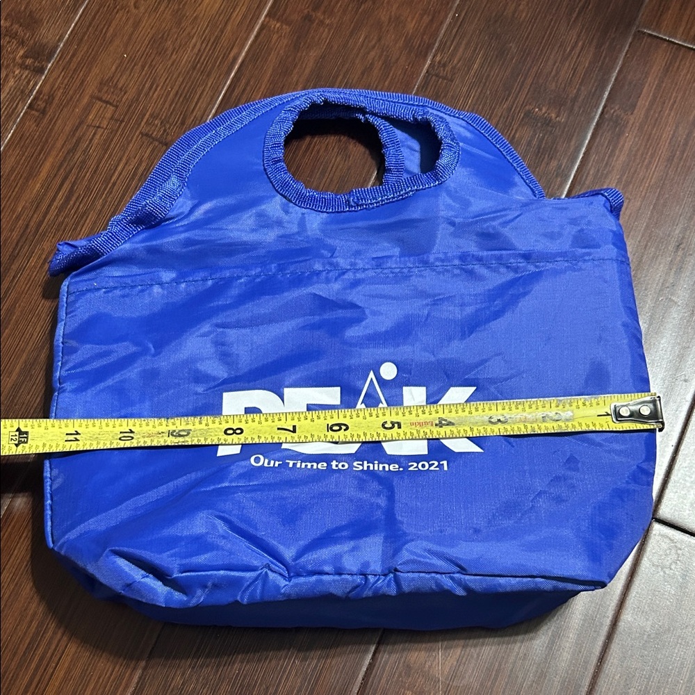 Insulation Blue lunch bag .